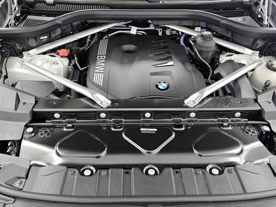 صورة 7 لـ 2025 BMW X5