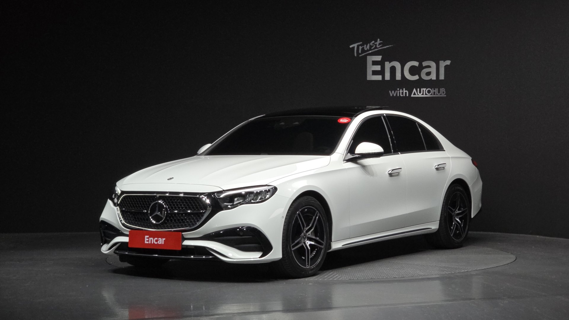 MERCEDES-BENZ E-CLASS - View 1