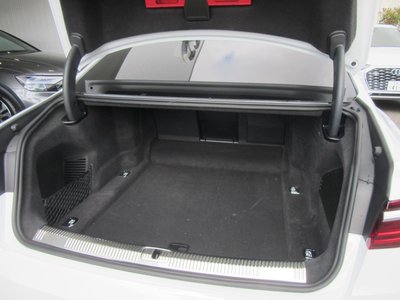 صورة مصغرة 100 لـ 2025 AUDI A8