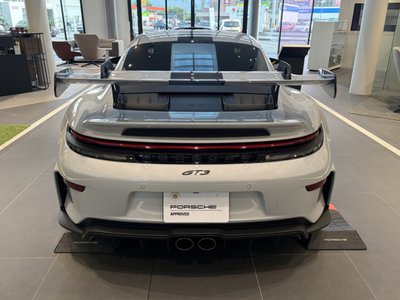 2025 Porsche 911 photo 3