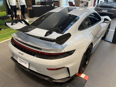 2025 Porsche 911 photo 4