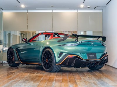 ASTON MARTIN VANTAGE - 8