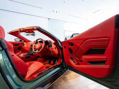 ASTON MARTIN VANTAGE - 2