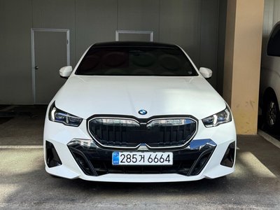 BMW 5 SERIES - 1