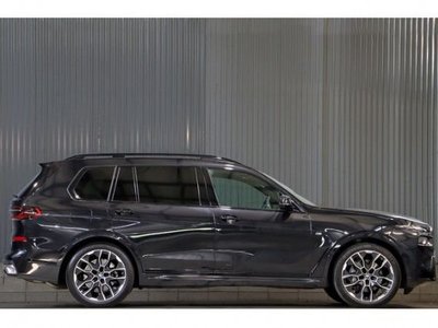 2024 BMW X7 photo 3