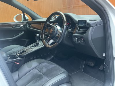 PORSCHE MACAN - 5