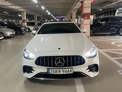 MERCEDES-BENZ E-CLASS - 1