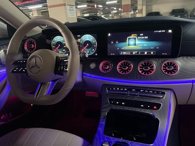 MERCEDES-BENZ E-CLASS - 7