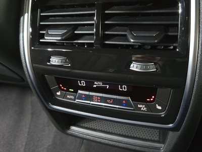 2025 BMW X5 — миниатюра 31