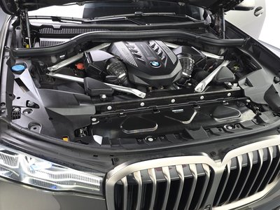 BMW X7 - 7