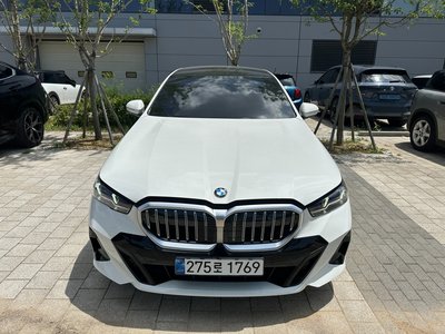 صورة 1 لـ 2025 BMW 5 SERIES