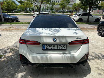 صورة 4 لـ 2025 BMW 5 SERIES