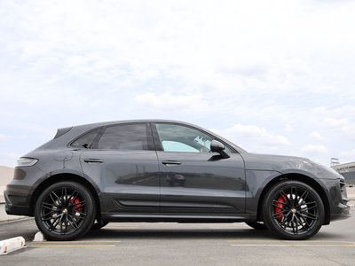 PORSCHE MACAN - 10