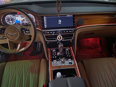 صورة 9 لـ 2022 Bentley FLYING SPUR