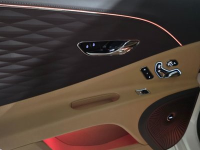 2022 Bentley FLYING SPUR — миниатюра 17