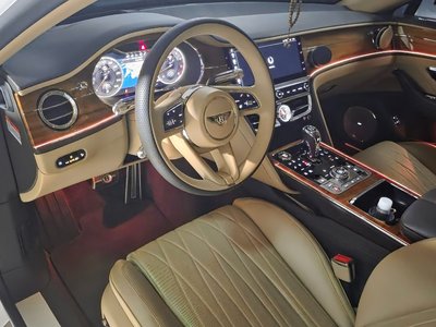 صورة 8 لـ 2022 Bentley FLYING SPUR