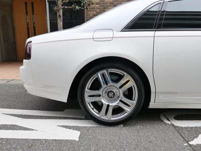 ROLLS-ROYCE GHOST - 10