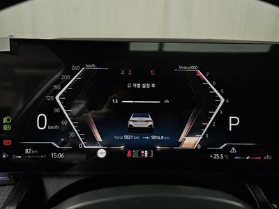 2025 BMW 5 SERIES — миниатюра 11