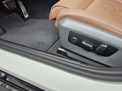 2025 BMW 5 SERIES — миниатюра 30