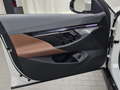 2025 BMW 5 SERIES — миниатюра 14