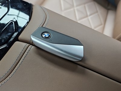 2025 BMW 5 SERIES — миниатюра 21
