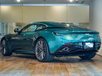 ASTON MARTIN DB12 - 8