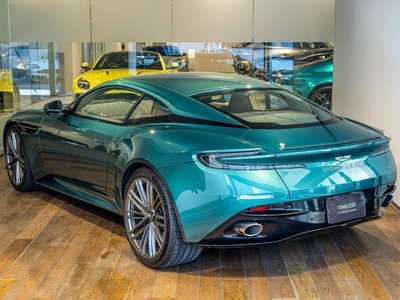 ASTON MARTIN DB12 - 7