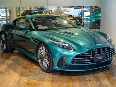 ASTON MARTIN DB12 - 1