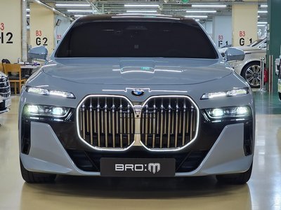 BMW 7 SERIES