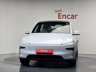 TESLA MODEL Y - 2