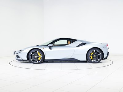 FERRARI SF90 SPIDER - 9