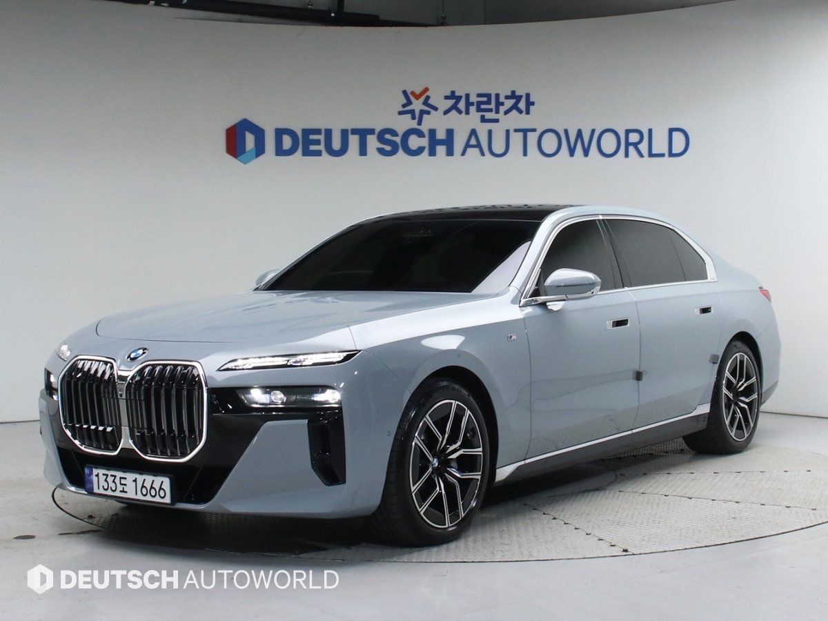 BMW 7 SERIES - View 1