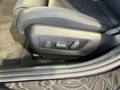2025 BMW 5 SERIES thumbnail 31