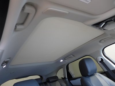 2025 LAND Rover RANGE ROVER VELAR thumbnail 12