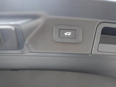 2025 LAND Rover RANGE ROVER VELAR thumbnail 65
