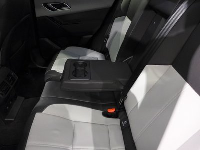 2025 LAND Rover RANGE ROVER VELAR thumbnail 30