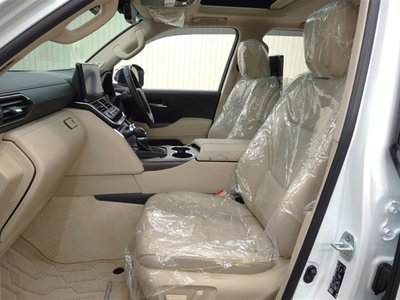 TOYOTA LAND CRUISER 300 - 8