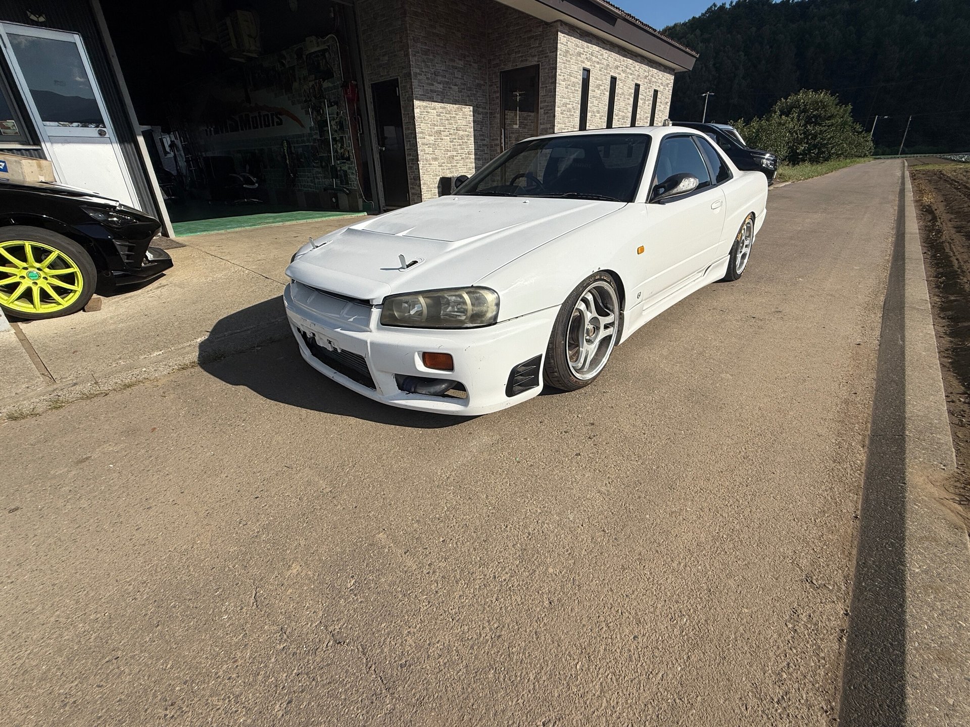 NISSAN SKYLINE COUPE - View 1