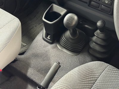 2015 Toyota LAND CRUISER 70 — миниатюра 38