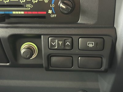 2015 Toyota LAND CRUISER 70 — миниатюра 37