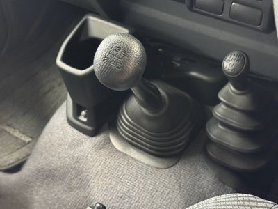 2015 Toyota LAND CRUISER 70 — миниатюра 40