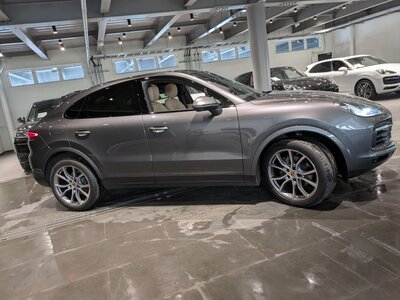 PORSCHE CAYENNE COUPE - 10