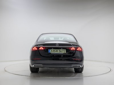 MERCEDES-BENZ E-CLASS - 3