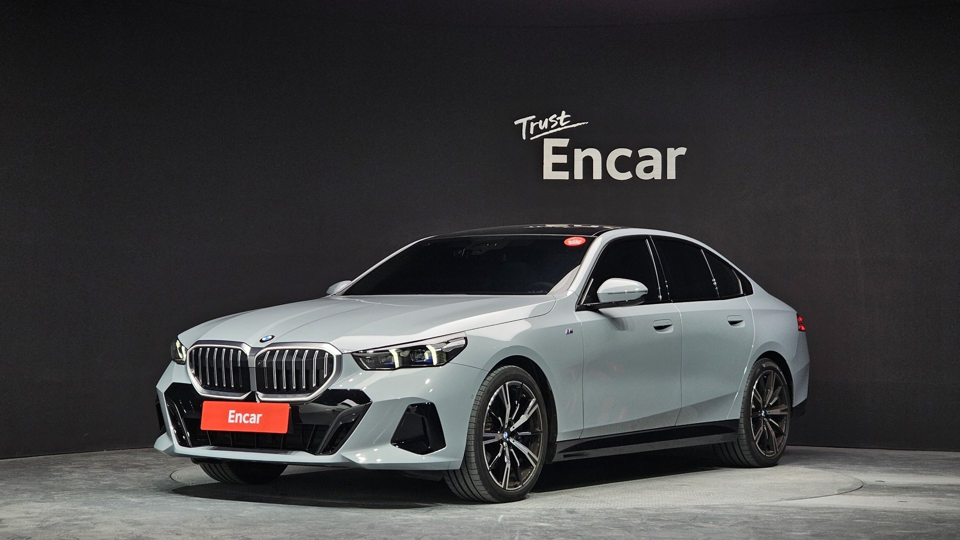 BMW 5 SERIES - View 1