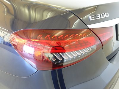MERCEDES-BENZ E-CLASS - 9