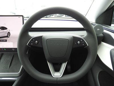 TESLA MODEL Y - 6