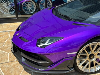 LAMBORGHINI AVENTADOR - 8