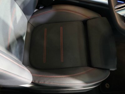 MERCEDES-BENZ EQA - 10