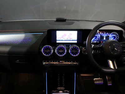 MERCEDES-BENZ EQA - 6