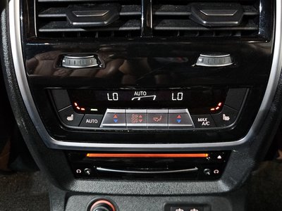 2021 BMW X7 — миниатюра 38
